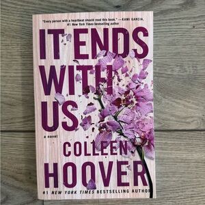 'It Ends With Us' - Colleen Hoover Paperback like new
